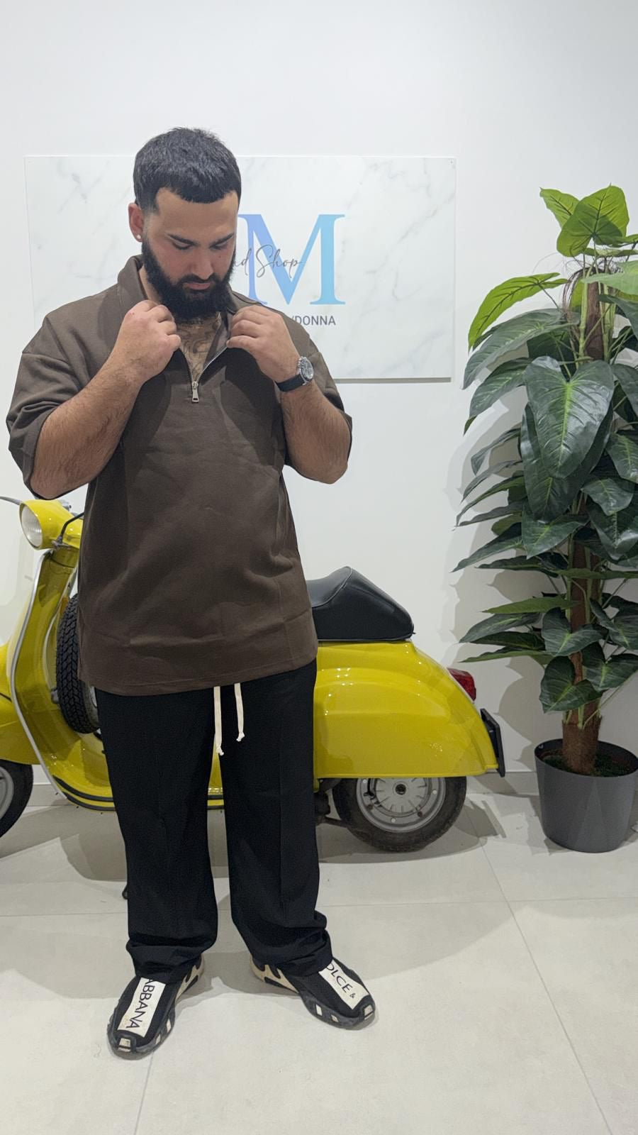 POLO CON ZIP MARRONE